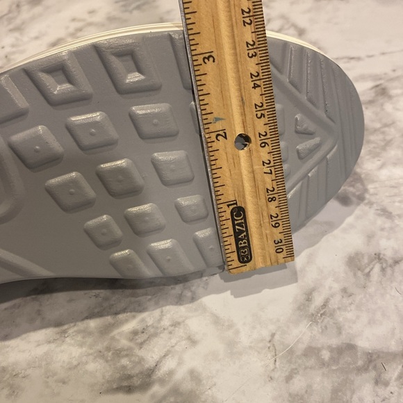 Slip on Shoes - Picture 6 of 8